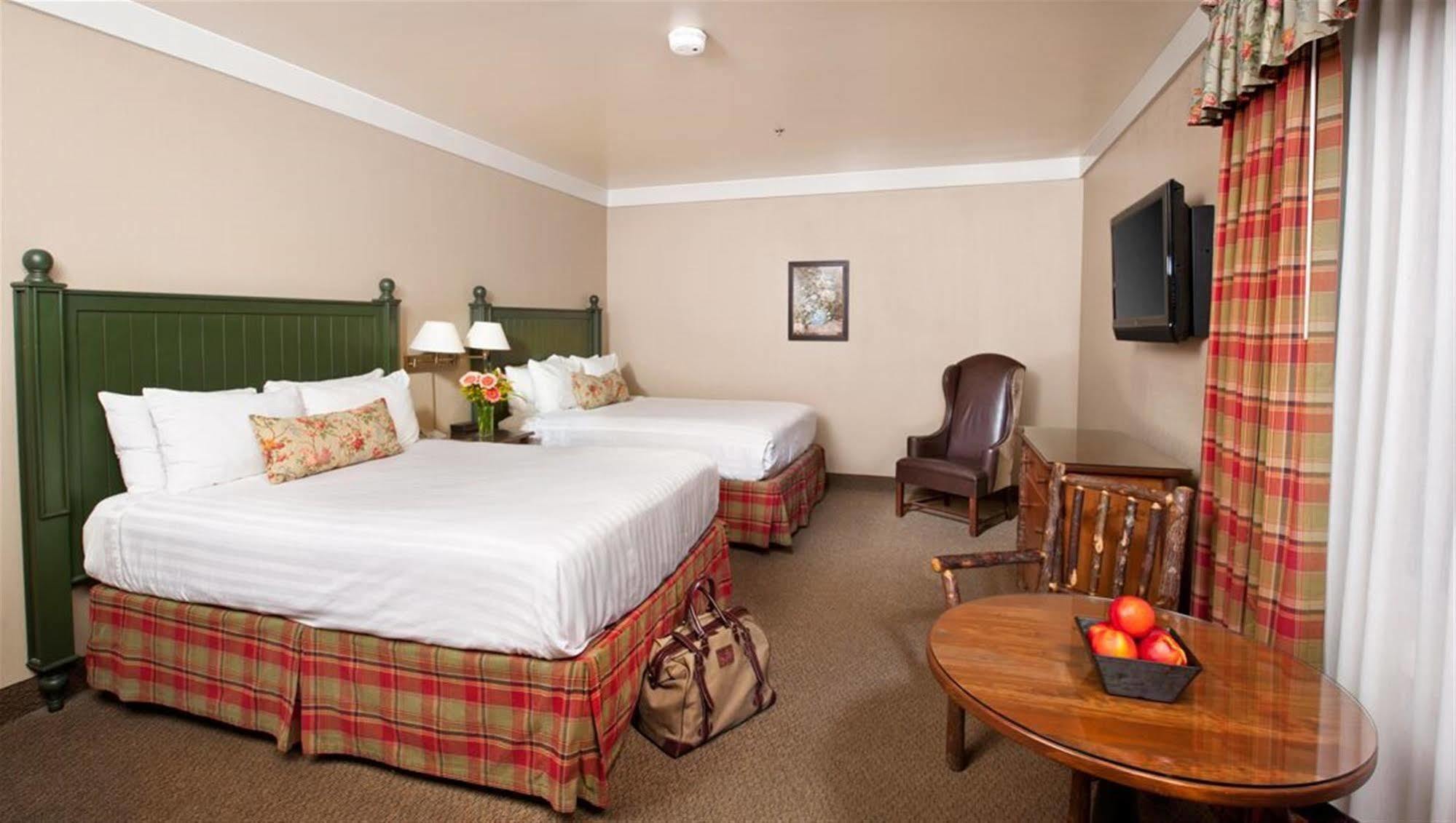 Harris Ranch Inn And Restaurant Huron Exterior foto