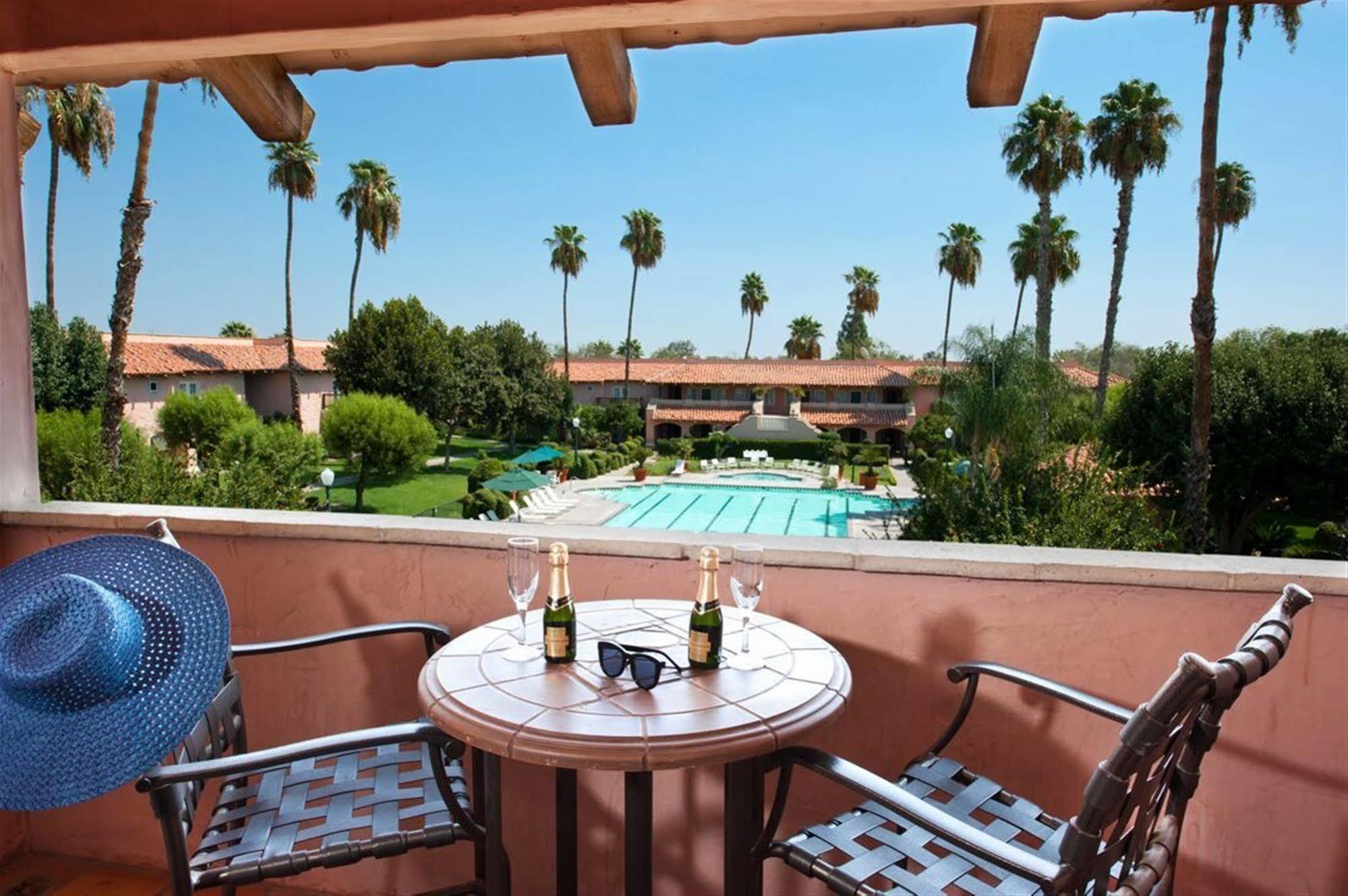 Harris Ranch Inn And Restaurant Huron Exterior foto
